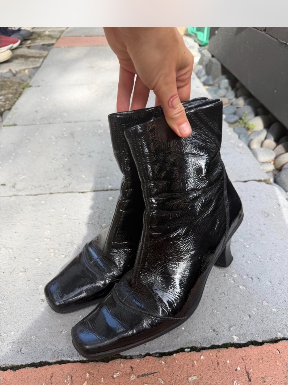 La CANADIENNE Black Patent Leather Ankle Boots